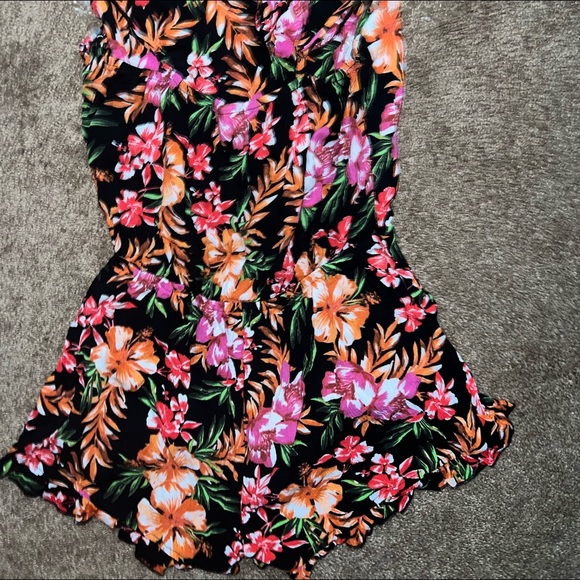 S Mossimo flower romper - Picture 4 of 5